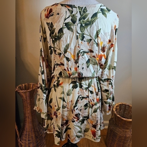 Loveriche floral dress size med. - Picture 4 of 10